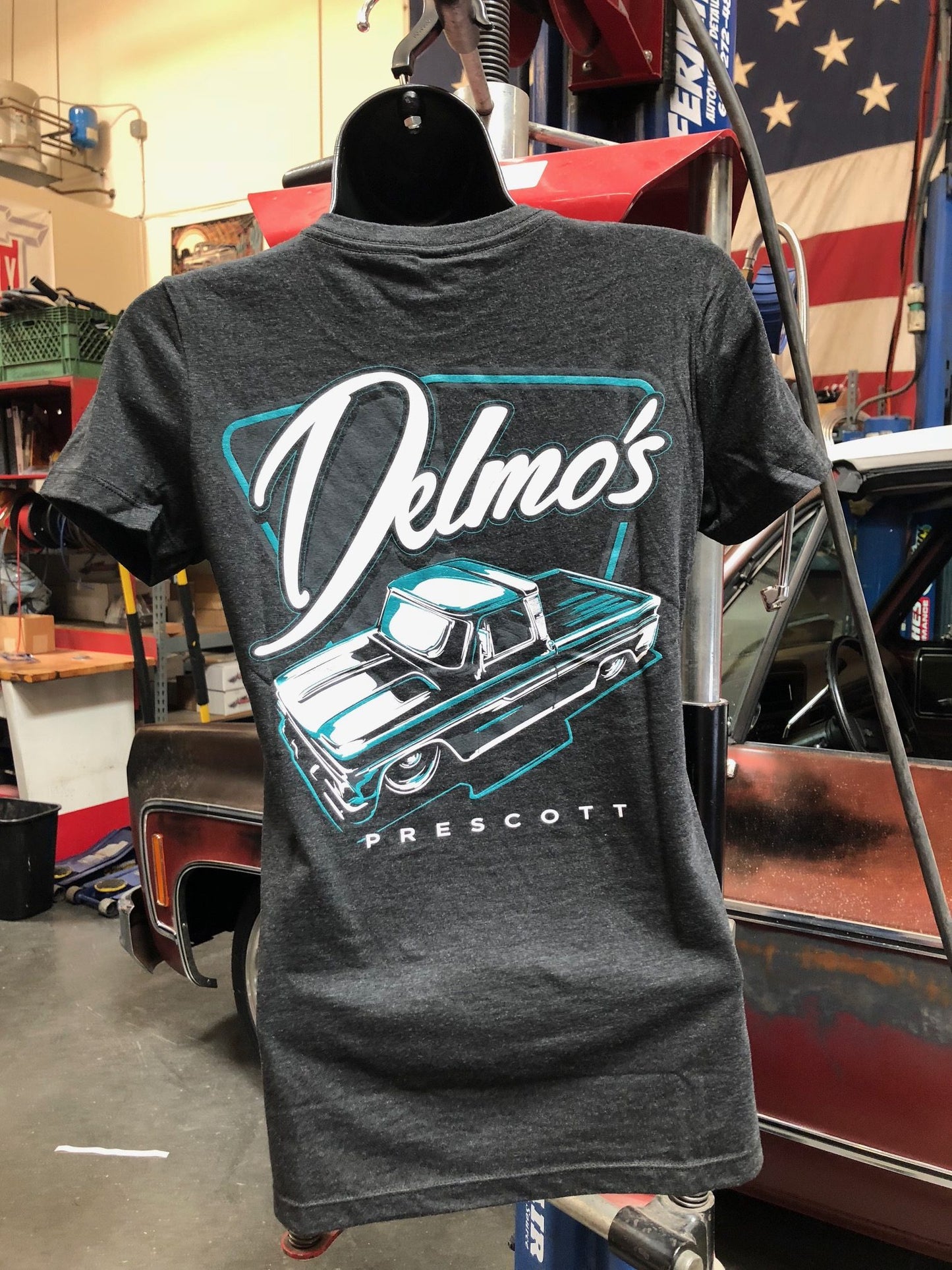 DELMO’S WOMENS GRAY PRESCOTT T-SHIRT