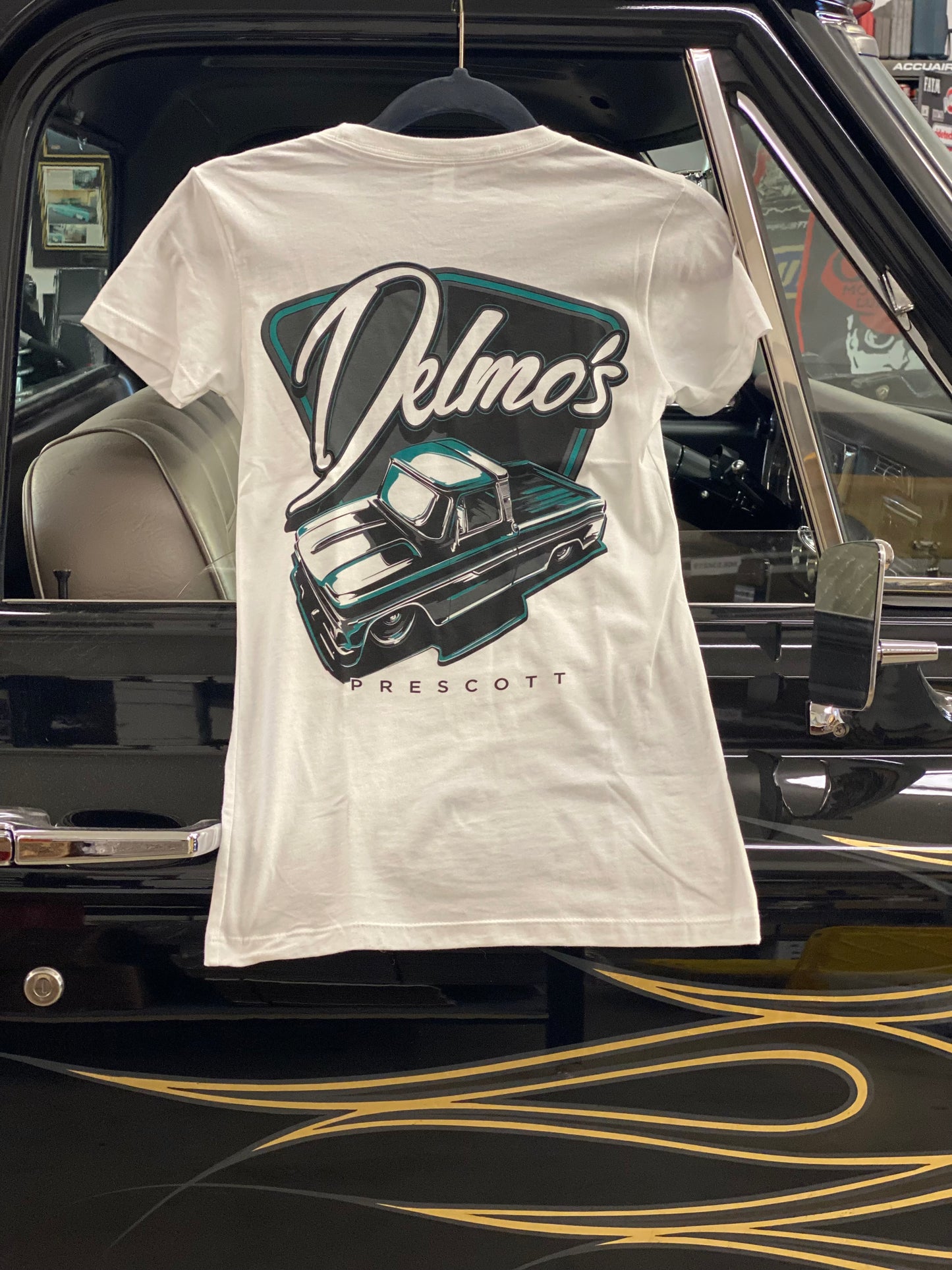 Delmo's Womens White Prescott Crew Neck T-Shirt