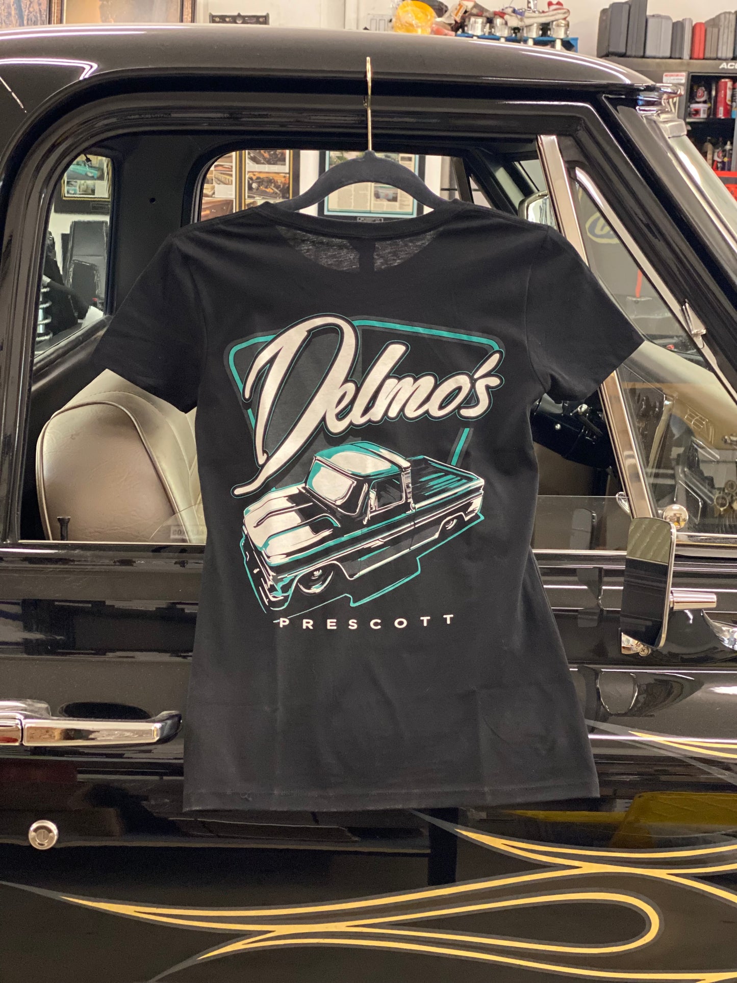 Delmo's Womens Black Prescott Crew Neck T-Shirt